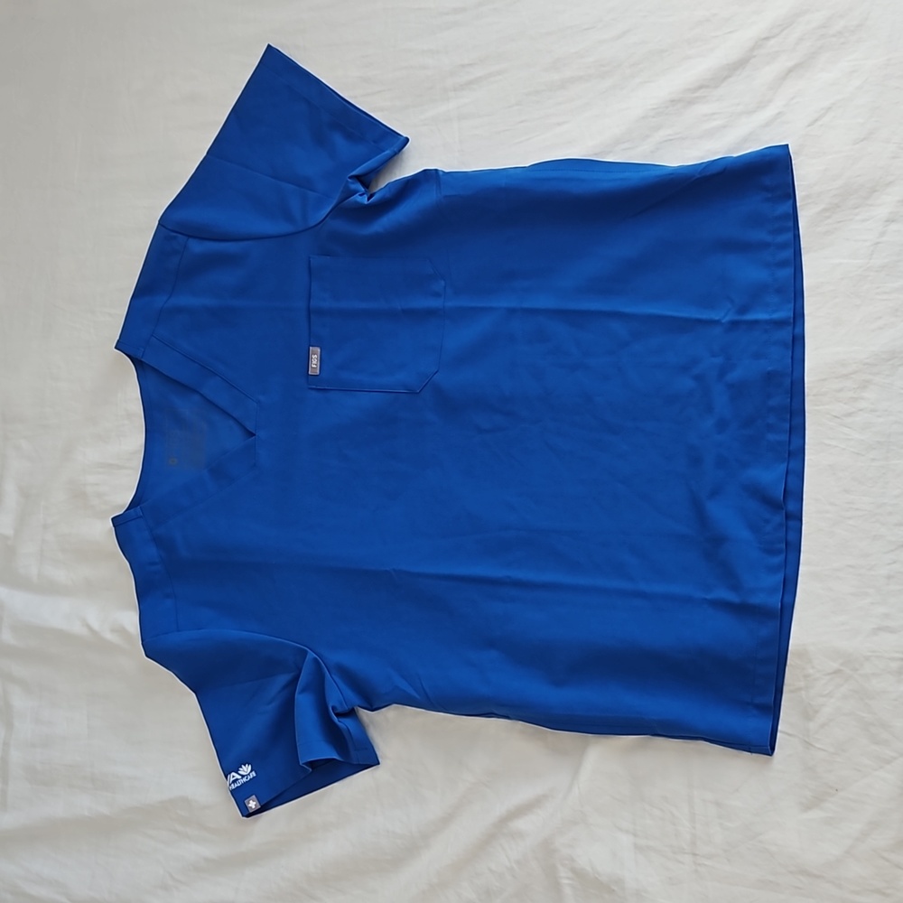 FIGS Technical Collection Mens L Blue Chisec 3 Pocket Scrub Shirt TM3000 T131